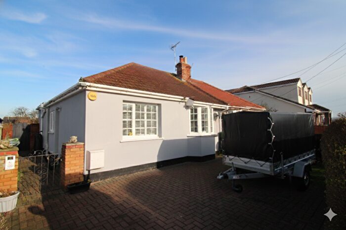 3 Bedroom Bungalow For Sale In Alpha Close, Basildon, SS13