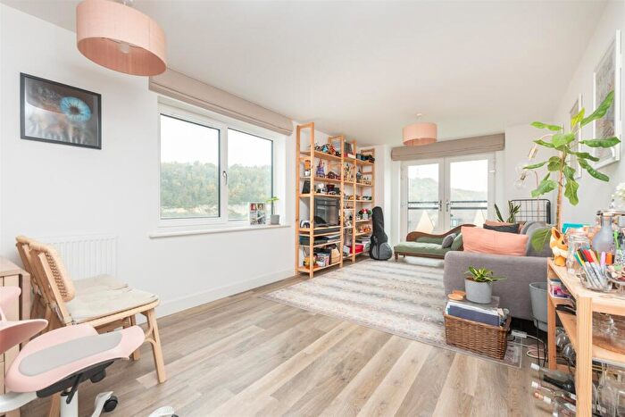 1 Bedroom Flat For Sale In Eyres Drive, Ebbsfleet, Kent, DA10
