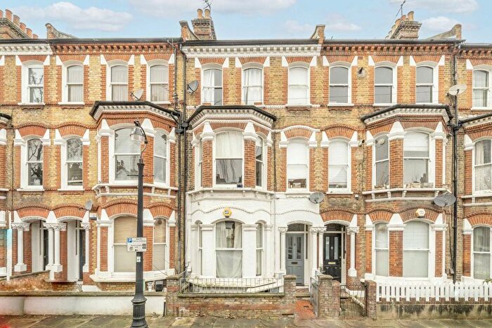 1 Bedroom Flat To Rent In Atherfold Road, London, SW9