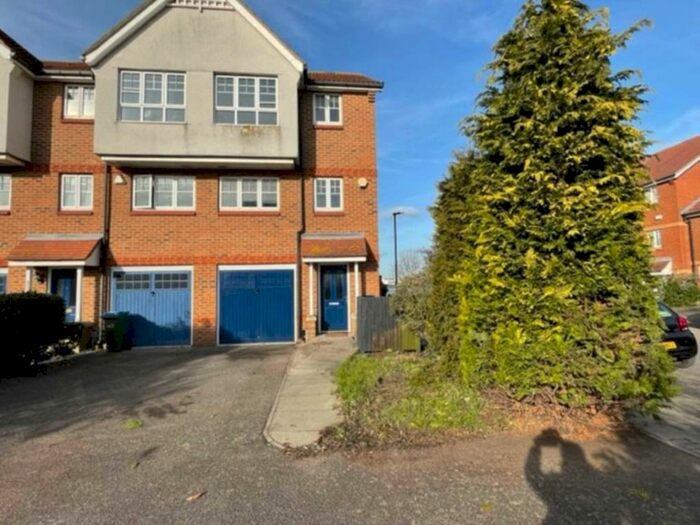 3 Bedroom Terraced House To Rent In Greenhaven Drive, Thamesmead, SE28