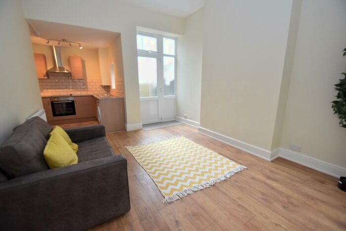 1 Bedroom Flat To Rent In Connaught Road, Roath, Cardiff, CF24