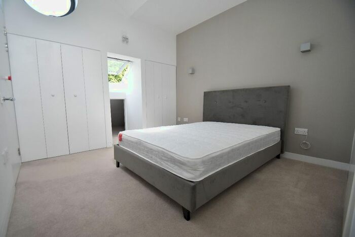 3 Bedroom Flat To Rent In Holinser Terrace, London, W5