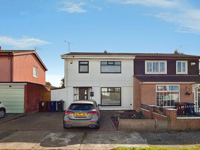 3 Bedroom Semi-Detached House For Sale In Parkside Avenue, Benton, Newcastle Upon Tyne, NE7
