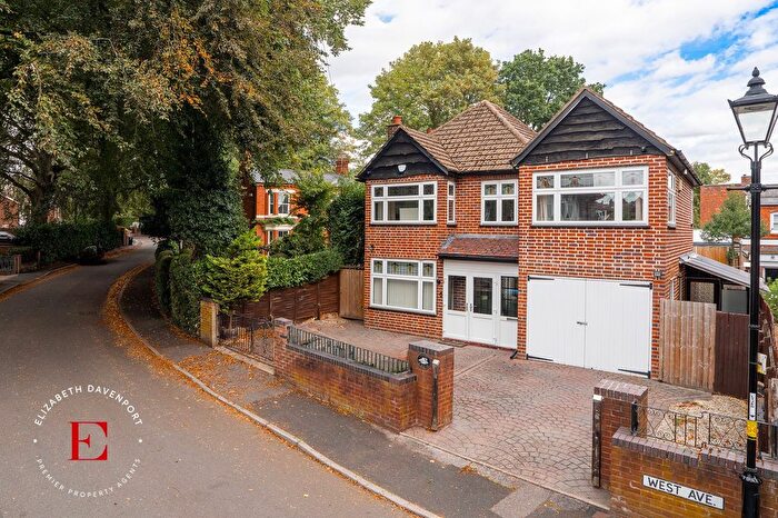 4 Bedroom Detached House For Sale In West Avenue, Coventry, CV2