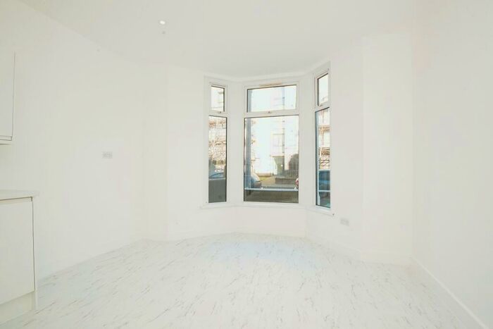 2 Bedroom Apartment To Rent In Cowbridge Road East, Canton, CF5