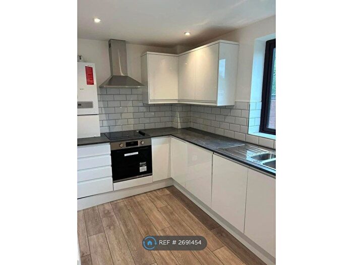 2 Bedroom Flat To Rent In Main Road, Hallow, Worcester, WR2