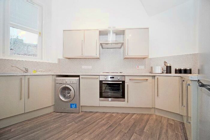 3 Bedroom Flat To Rent In Spittalfield Crescent, Newington, Edinburgh, EH8