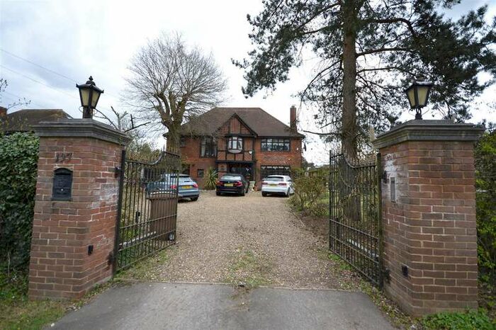 5 Bedroom House To Rent In London Road, Luton, LU1