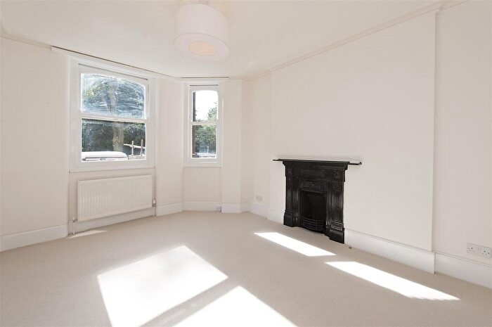 1 Bedroom Flat To Rent In St Clements Mansions, Fulham, London, SW6