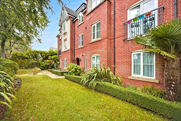 2 Bedroom Flat For Sale In Wigan Road, Standish, WN6