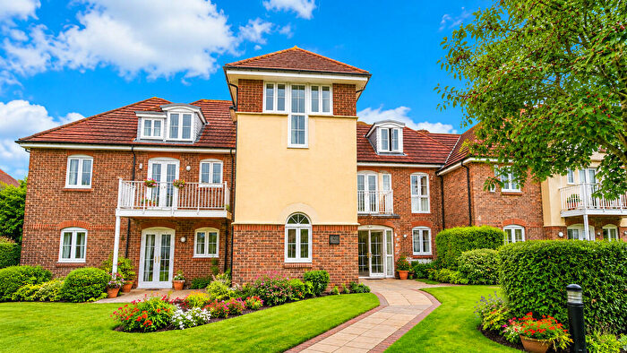 2 Bedroom Flat For Sale In Compton House, Petersfield, Hampshire, GU31