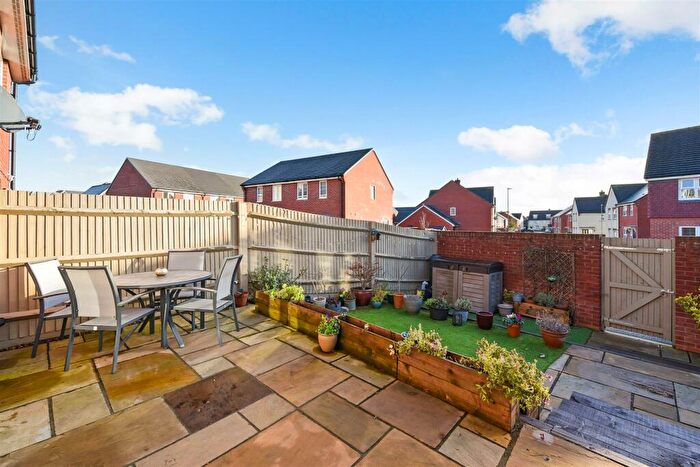 3 Bedroom Town House For Sale In Whitebeam Close, Andover, SP11