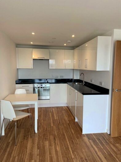 2 Bedroom Flat To Rent In Aire, Cross Green Lane, LS9