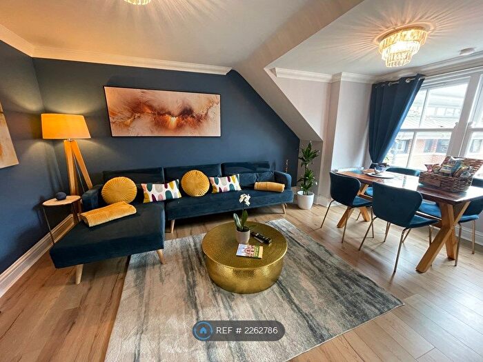 2 Bedroom Flat To Rent In Flower Estate, Cambridge, CB1