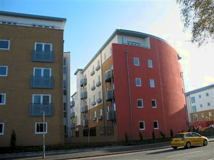 2 Bedroom Apartment To Rent In Three Bridges, RH10