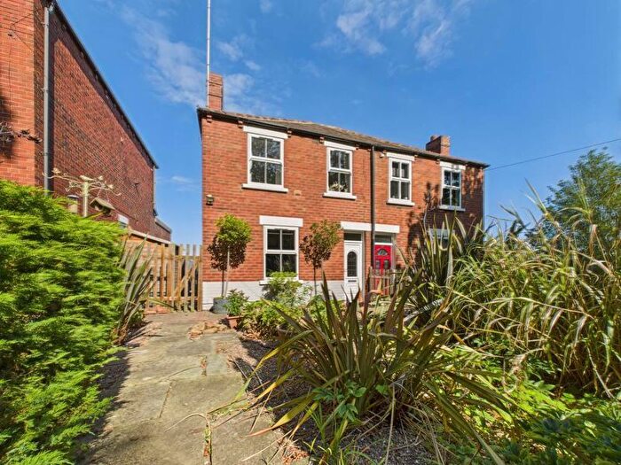 3 Bedroom Semi-detached House For Sale In Halfpenny Lane, Pontefract, WF8