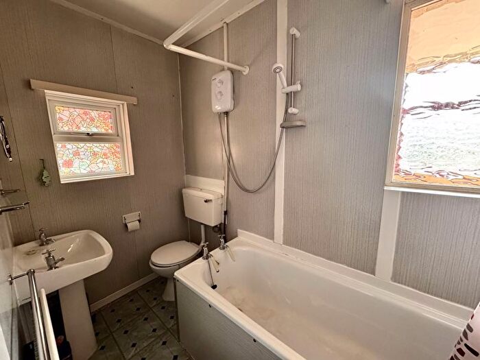2 Bedroom Flat For Sale In Sydney Grove, Sunholme Estate, Wallsend, NE28
