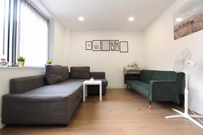 1 Bedroom Apartment To Rent In Olive Grove House, Fieldgate Street, London, E1