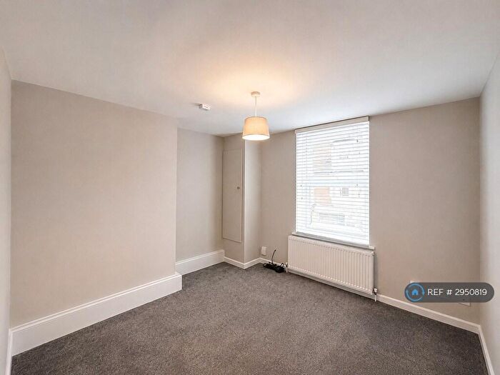 2 Bedroom Maisonette To Rent In Christchurch Road, Bournemouth, BH7