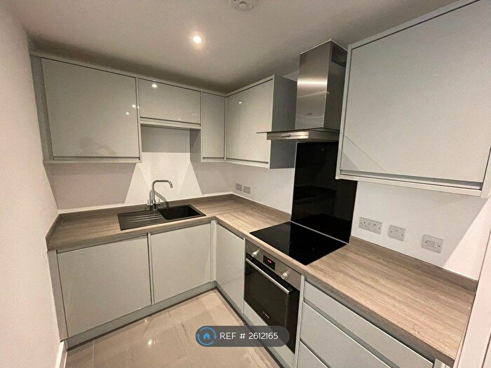 1 Bedroom Flat To Rent In Queens Terrace, Southampton, SO14