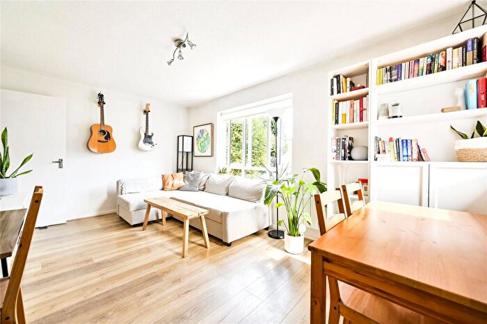 1 Bedroom Penthouse For Sale In Burnaby Court, Scott Lidgett Crescent, London, SE16