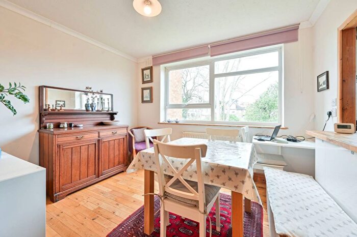 2 Bedroom Flat To Rent In Lynfield Court, Forest Hill, London, SE23