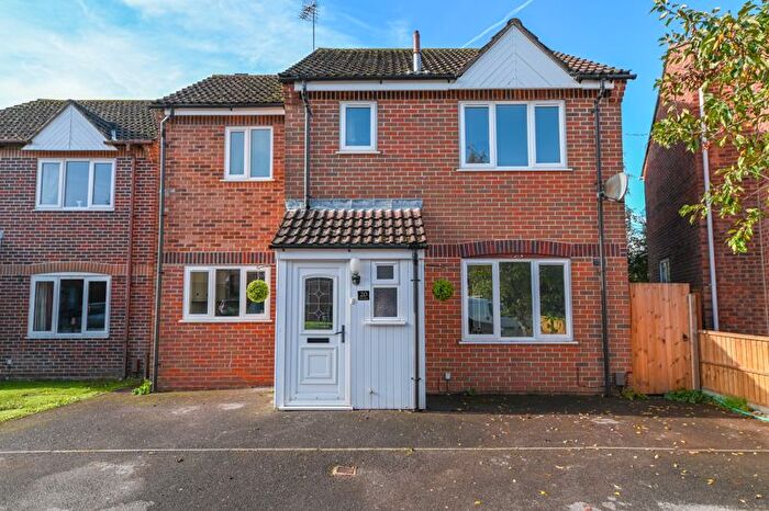 4 Bedroom Detached House For Sale In Delft Gardens, Cowplain, PO8