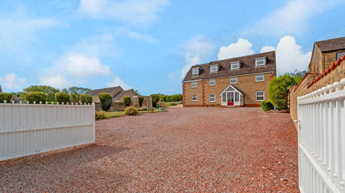 7 Bedroom Detached House For Sale In Polopit, Titchmarsh, NN14