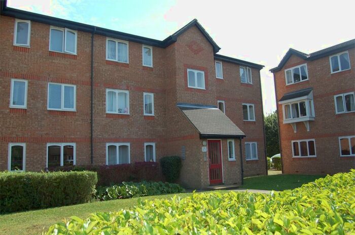 2 Bedroom Ground Flat To Rent In Wedgewood Road, Hitchin, SG4