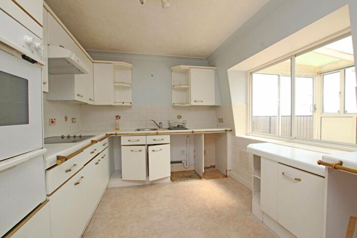 2 Bedroom Flat For Sale In St Leonards Road, Eastbourne, BN21