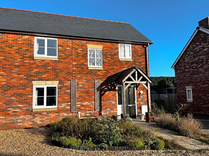 3 Bedroom Semi-Detached House For Sale In Carroll Close, Fawley, Southampton, Hampshire, SO45