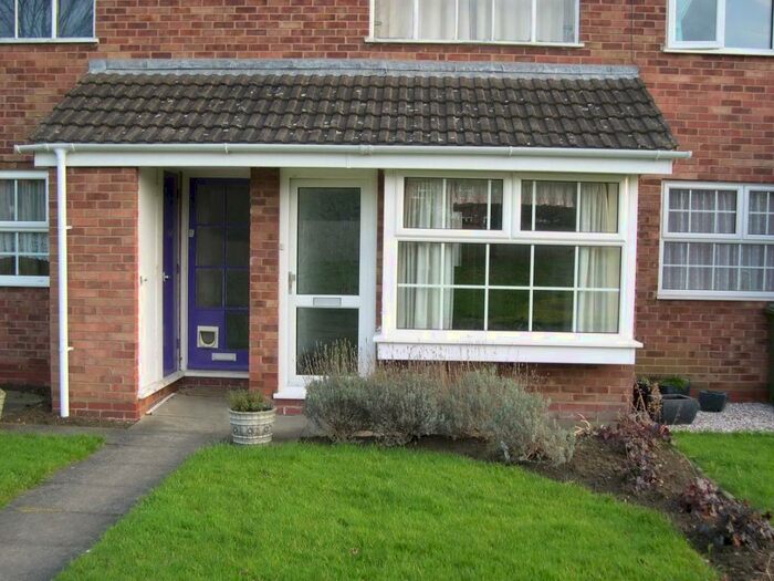 2 Bedroom Maisonette To Rent In Trevelyan Crescent, Stratford-upon-Avon, CV37