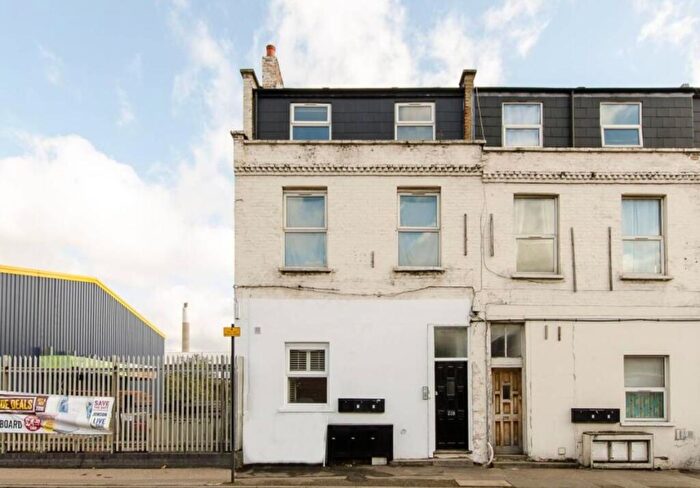 2 Bedroom Flat To Rent In Ilderton Road Peckham, SE15