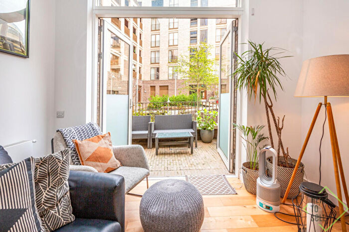 2 Bedroom Flat For Sale In Casbeard Street, London, N4