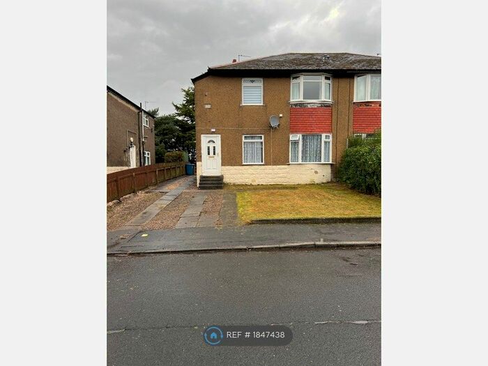 2 Bedroom Flat To Rent In Croftfoot, Glasgow, G44
