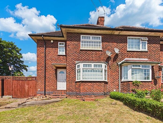3 Bedroom Semi Detached House For Sale In Henley Rise, Nottingham, NG5
