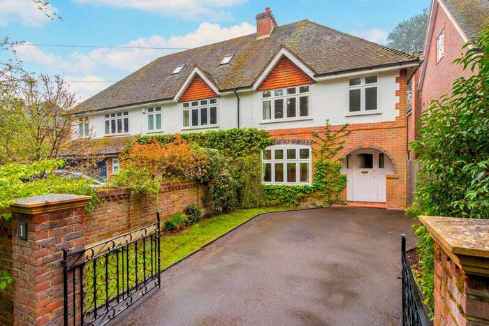 3 Bedroom Semi Detached House To Rent In Restwell Avenue, Cranleigh, GU6