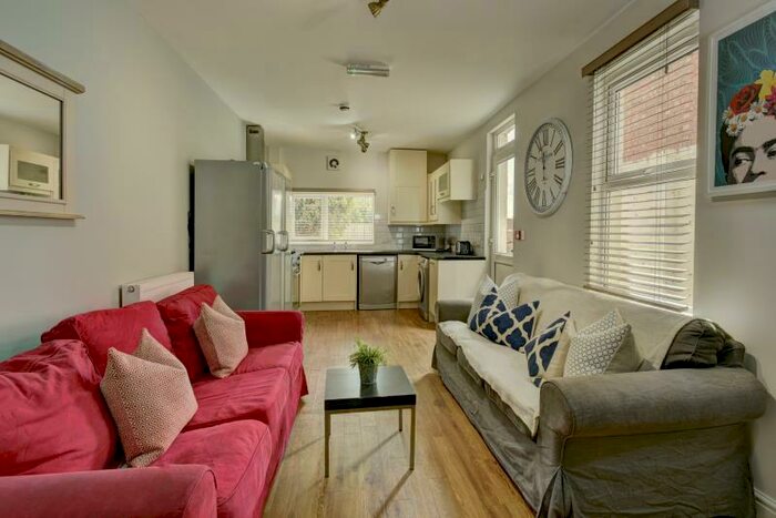 6 Bedroom Terraced House To Rent In Park Road, Exeter, EX1