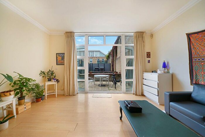 4 Bedroom Mews To Rent In Victoria Mews, London, NW6