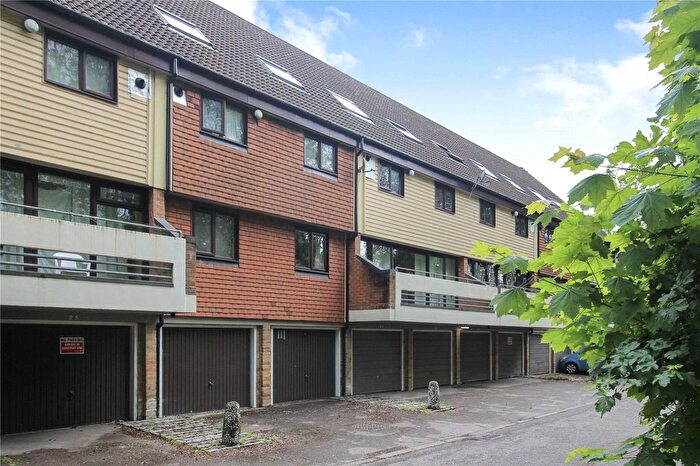 1 Bedroom Flat To Rent In Kingsway Gardens, Andover, Test Valley, SP10