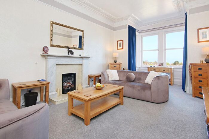 3 Bedroom Flat For Sale In / East Trinity Road, Trinity, Edinburgh, EH5