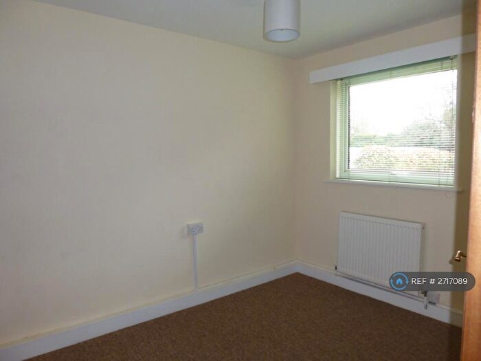 2 Bedroom Flat To Rent In Weymouth Court, Sutton, SM2