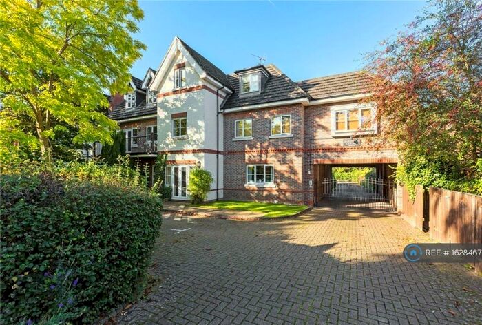 2 Bedroom Flat To Rent In Ray Park Avenue, Maidenhead, SL6