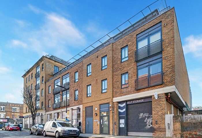 2 Bedroom Apartment For Sale In Victorian Grove, Stoke Newington, N16