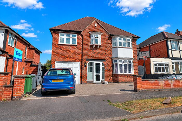 4 Bedroom Detached House For Sale In Cedar Avenue, Birstall, Leicester, LE4