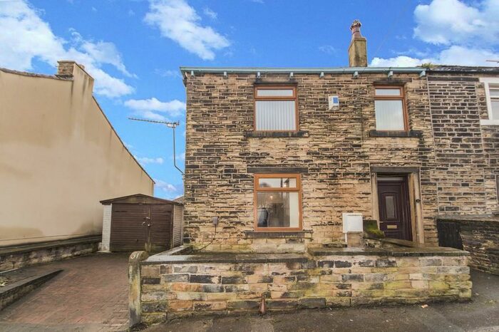 2 Bedroom Semi-Detached House To Rent In Dalton Fold Road, Huddersfield, HD5