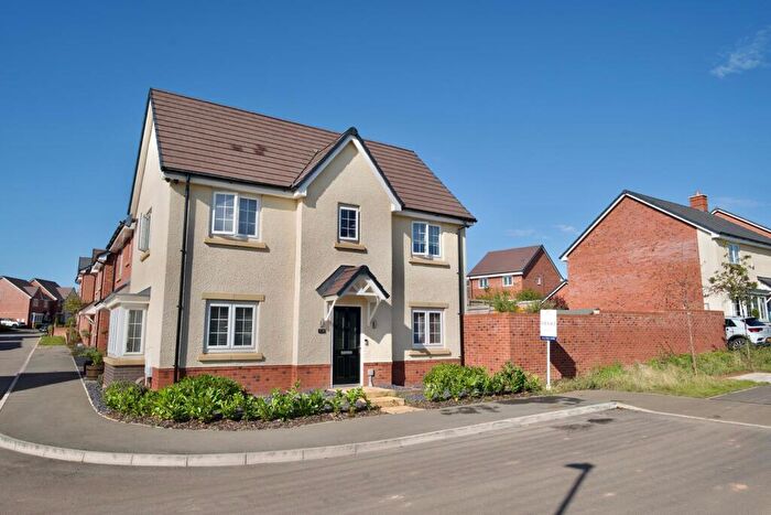 3 Bedroom Semi-Detached House For Sale In Hurst Way, Burton Green, Coventry, CV4