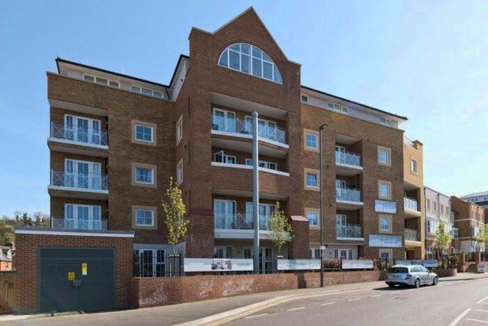 1 Bedroom Flat To Rent In Flambard Way, Godalming, GU7