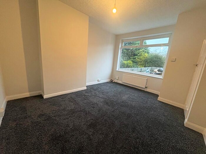 2 Bedroom Semi Detached House To Rent In Deepdale Grove, Southcoates Lane, Hull, East Yorkshire, HU9