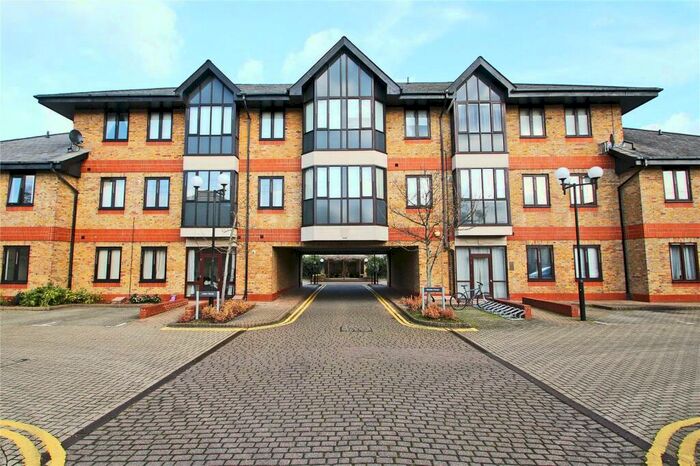1 Bedroom Apartment To Rent In Chertsey, Surrey, KT16